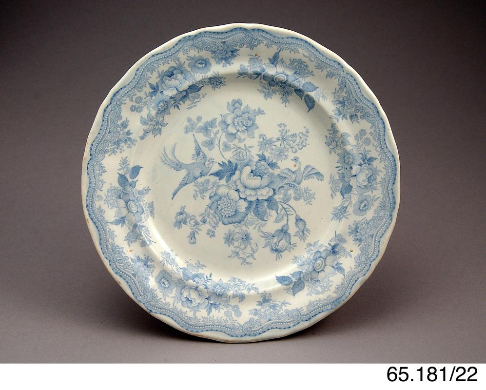 Dinner plate with Asiatic pheasant pattern