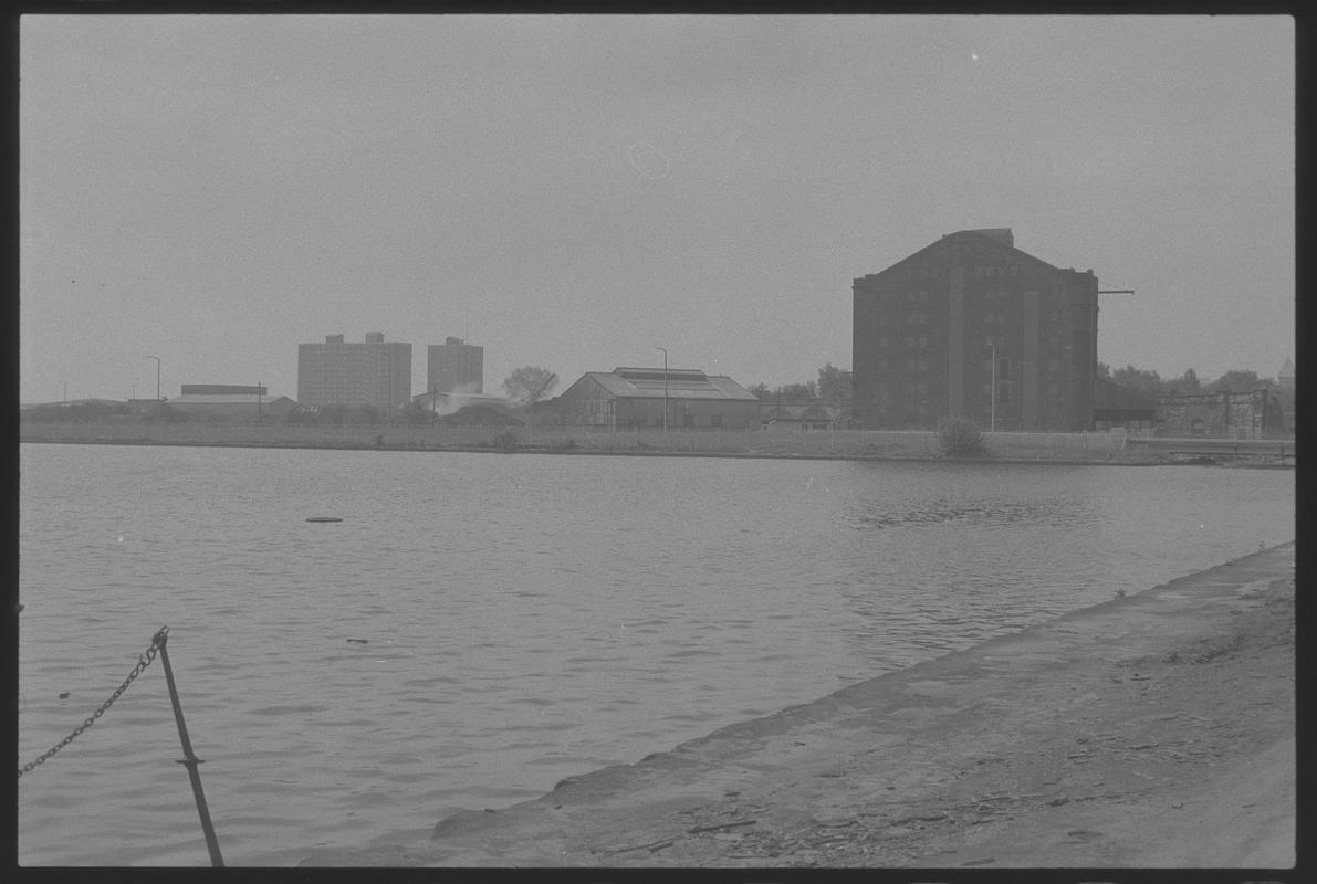 Bute East Dock, with Loudoun Square Flats in background.