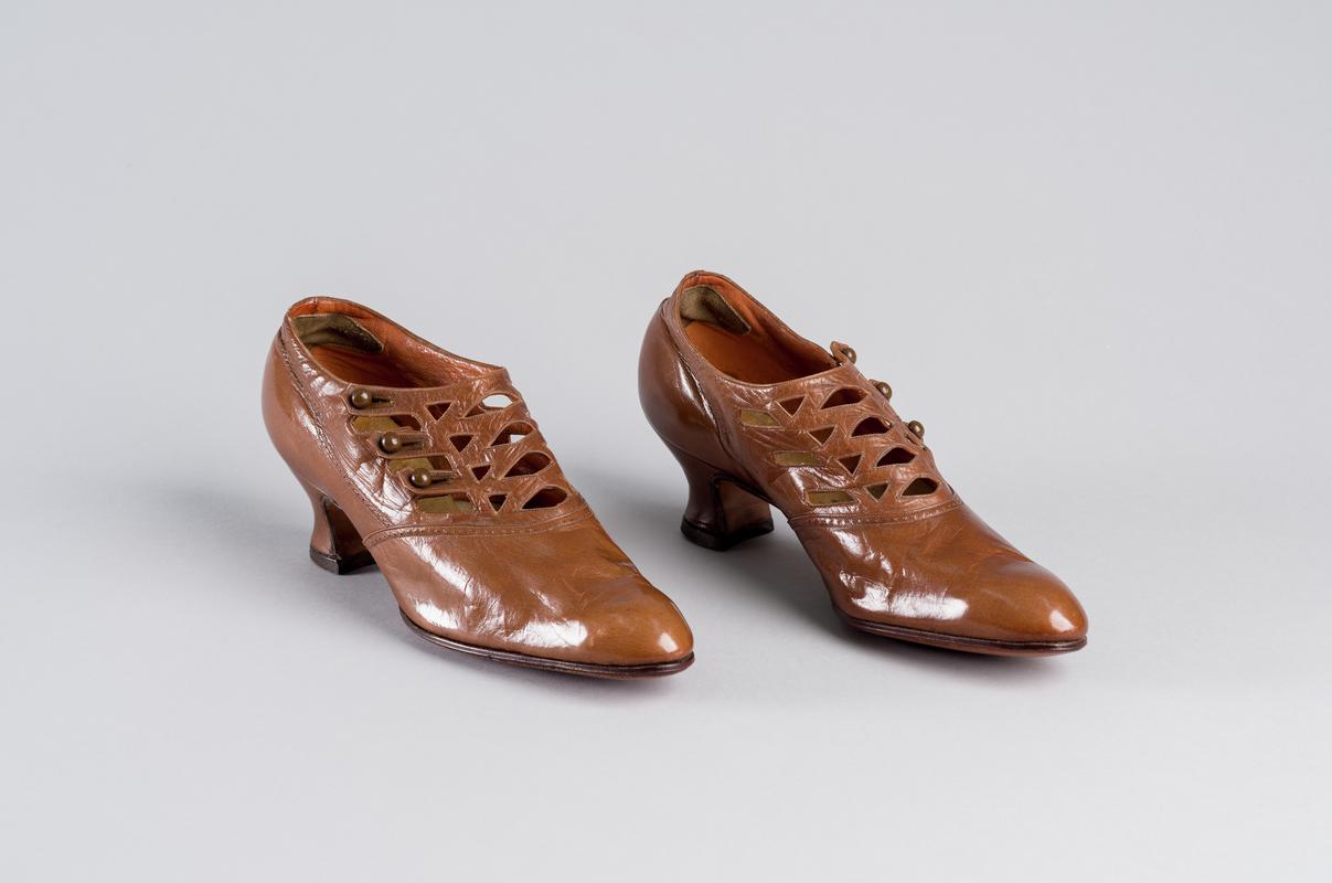 Woman's brown leather shoes
