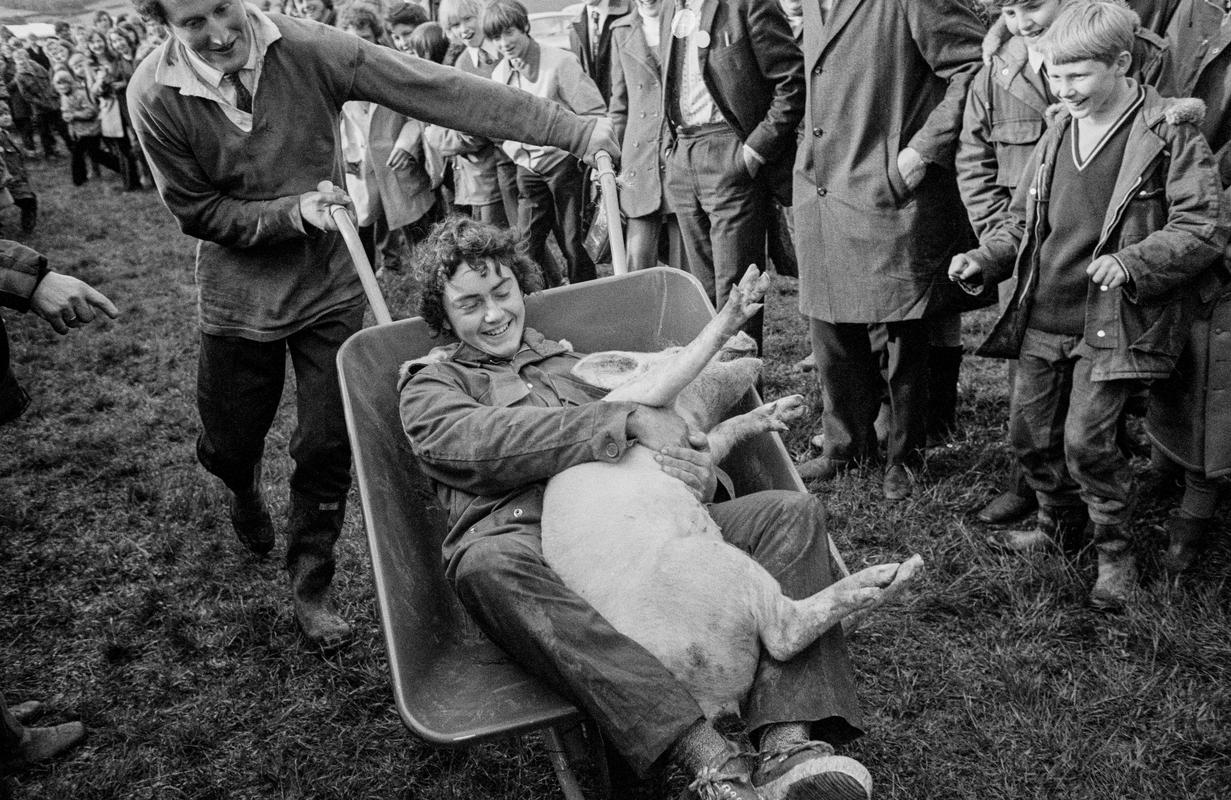 GB. WALES. Brecon. Young Farmers Club rally. So called sports. 1973.