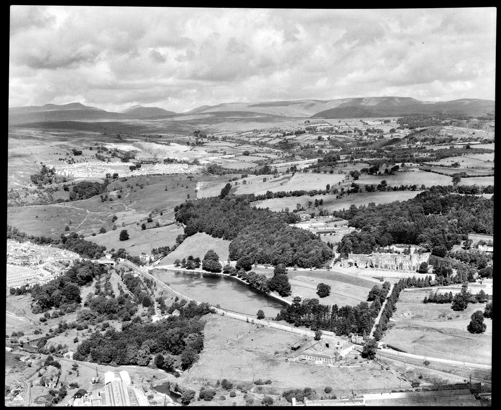 Cyfarthfa Castle, negative