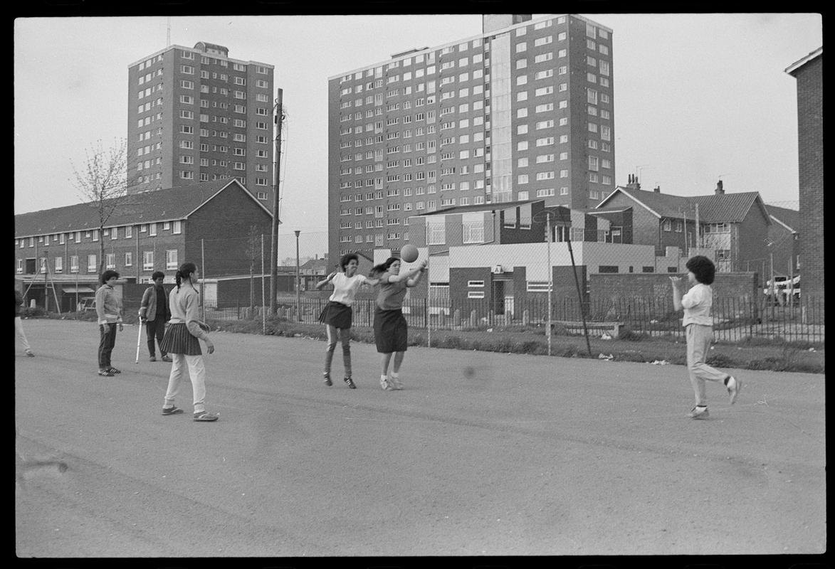 Butetown, negative