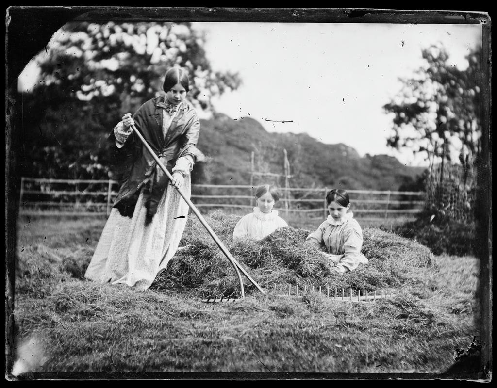 Emma, Elinor and Lucy, glass negative