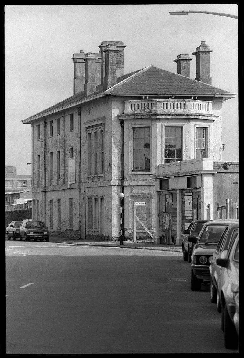 Bute Road Station building.