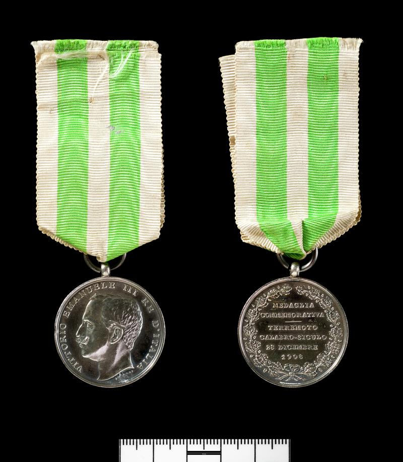 Medal comemmorating the earthquake at Messina, Italy on 28th December 1908
