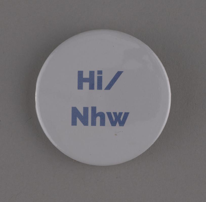 Badge 'Hi / Nhw'