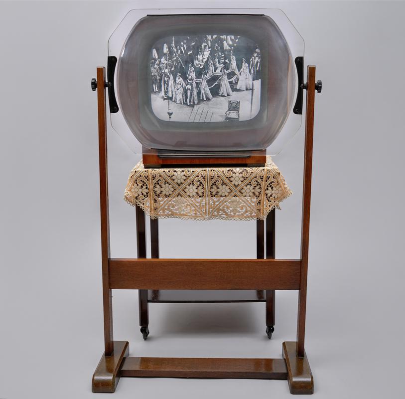 Television magnifier