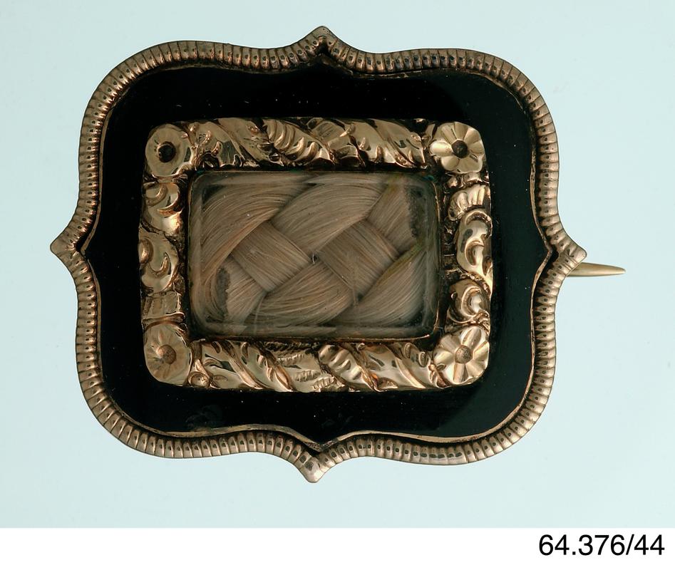 Mourning brooch