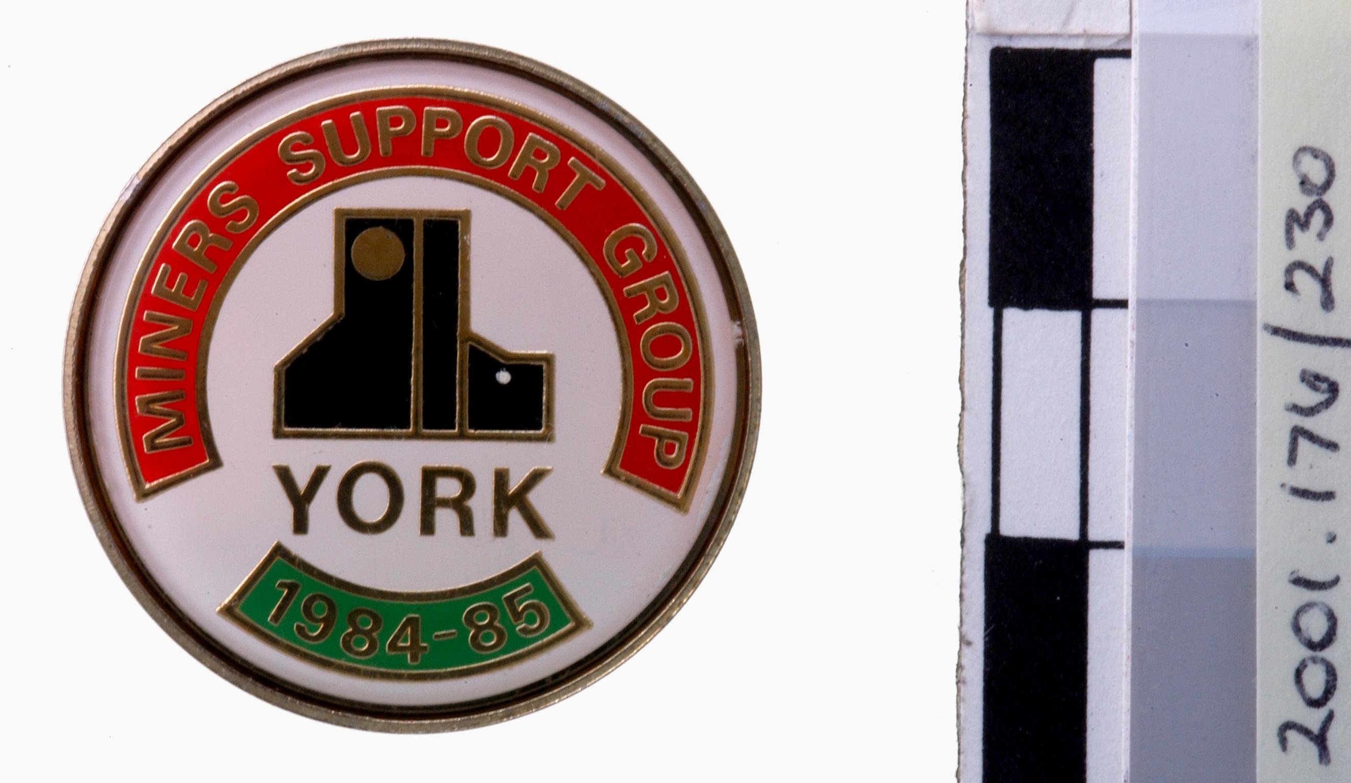 N.U.M. Yorks support group, badge