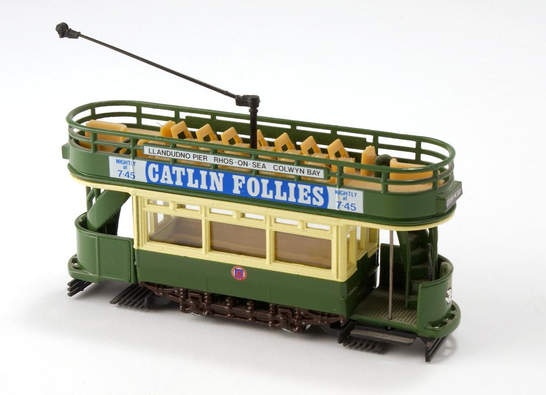 Llandudno tram model : open top deck