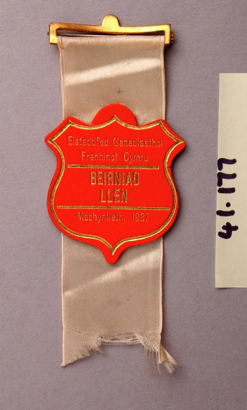 Eisteddfod adjudicator's badge