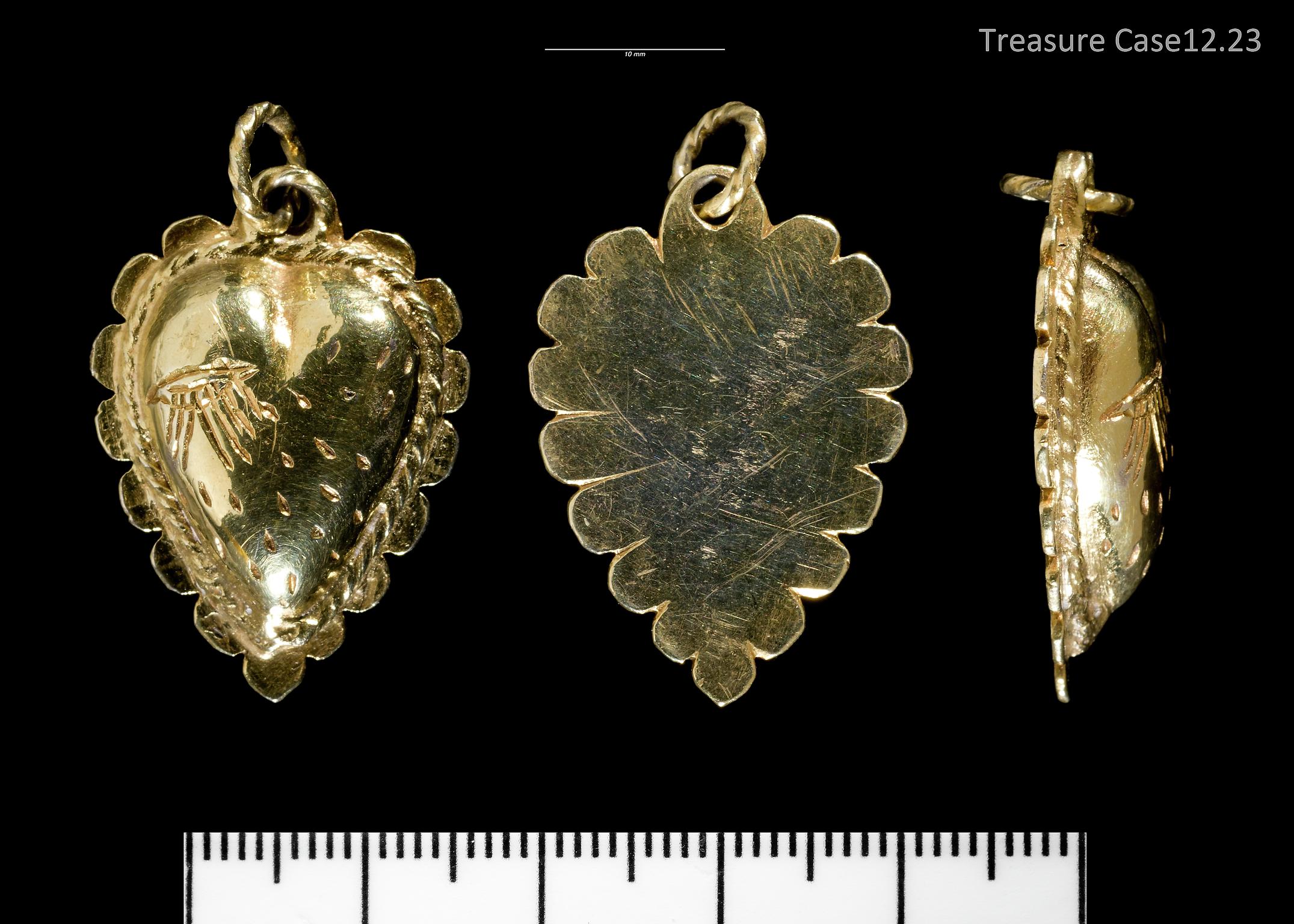 Post-medieval silver gilt pendant