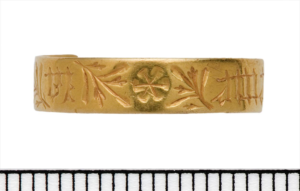 Medieval gold finger ring