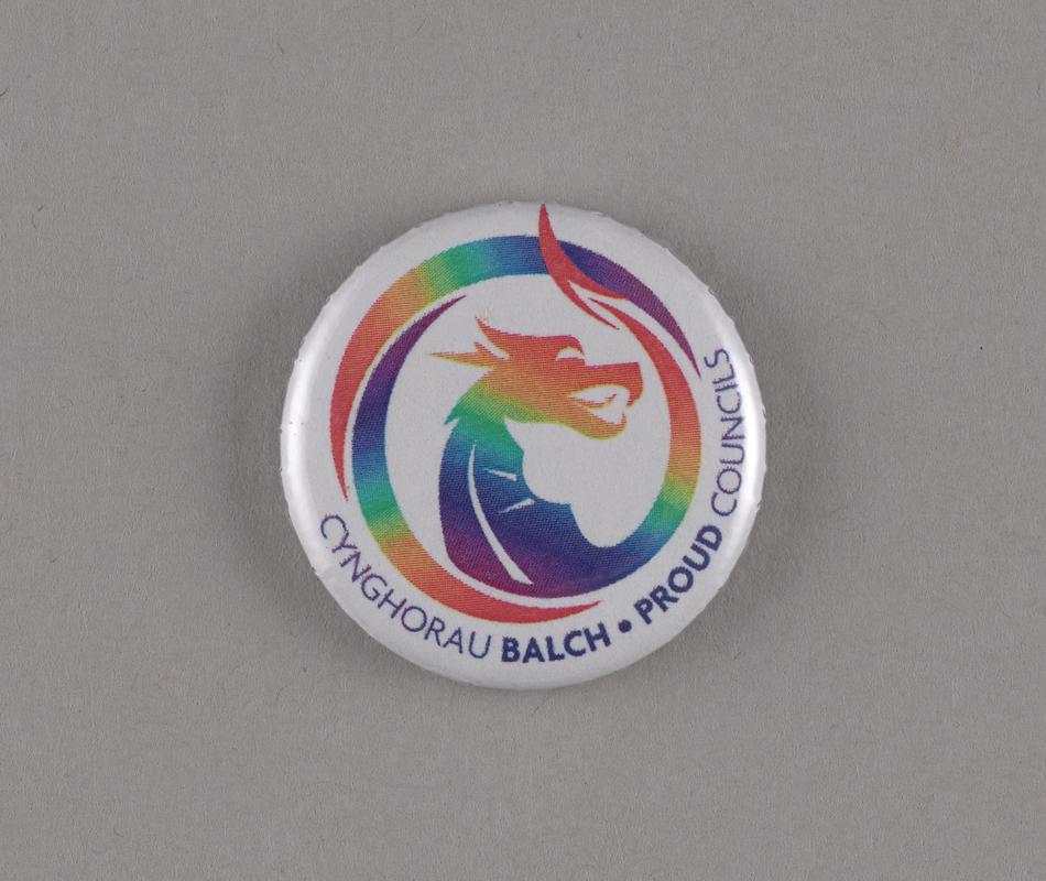 Badge 'Cynghorau Balch Proud Councils'.