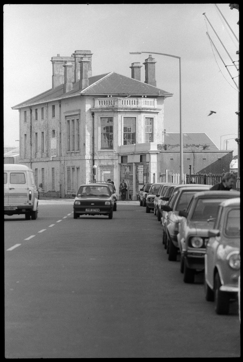 Bute Road Station building.