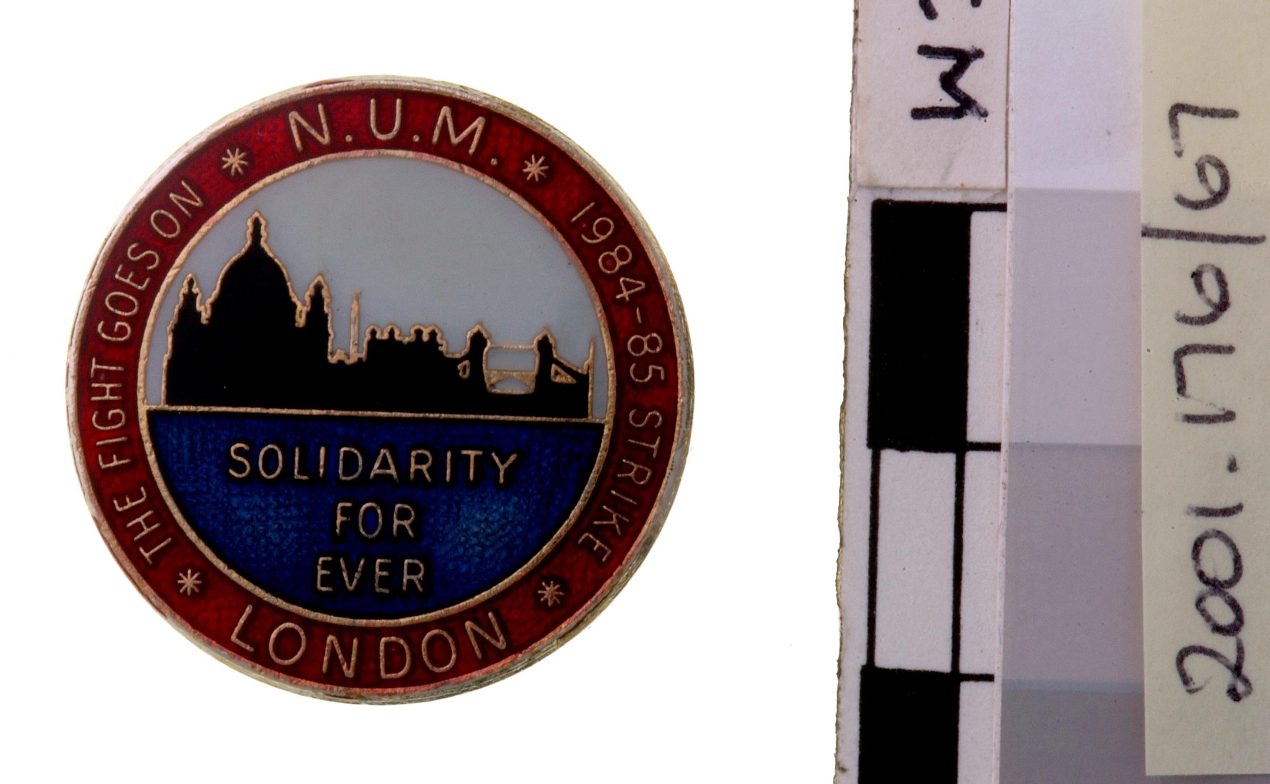National Union of Mineworkers, badge