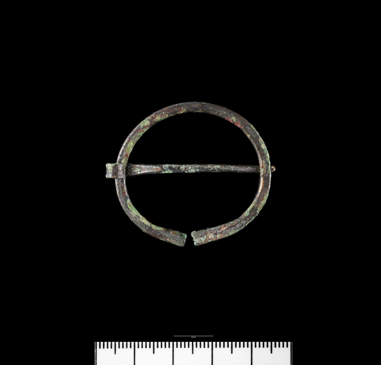 Roman copper alloy penannular brooch