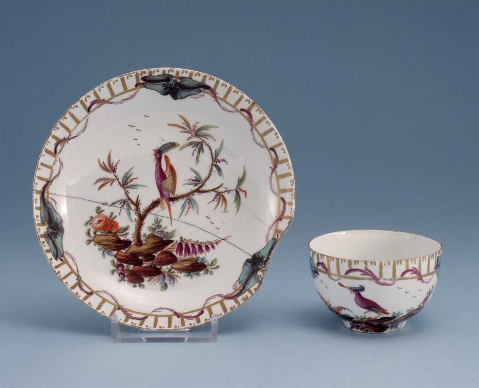 Tea bowl and saucer