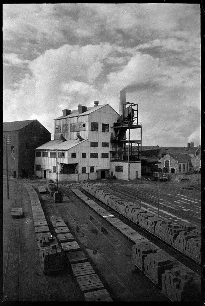 Crown Patent Fuel Works, negative