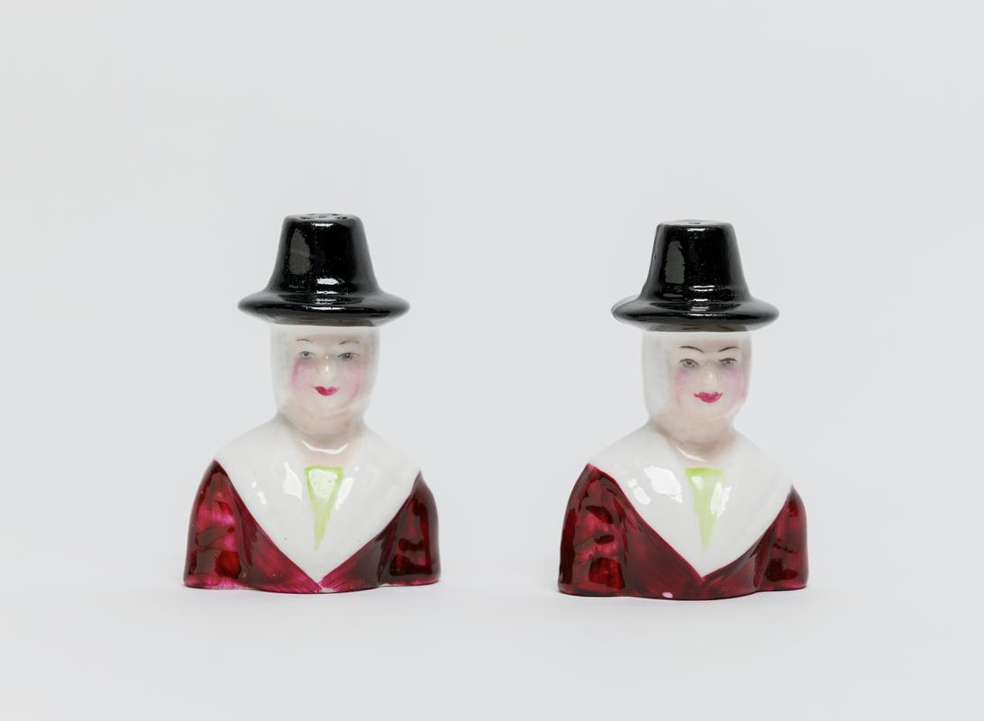 salt cellar & pepper pot