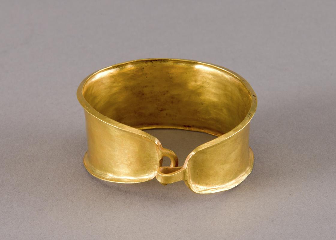 Bronze Age gold bracelet, armlet or anklet