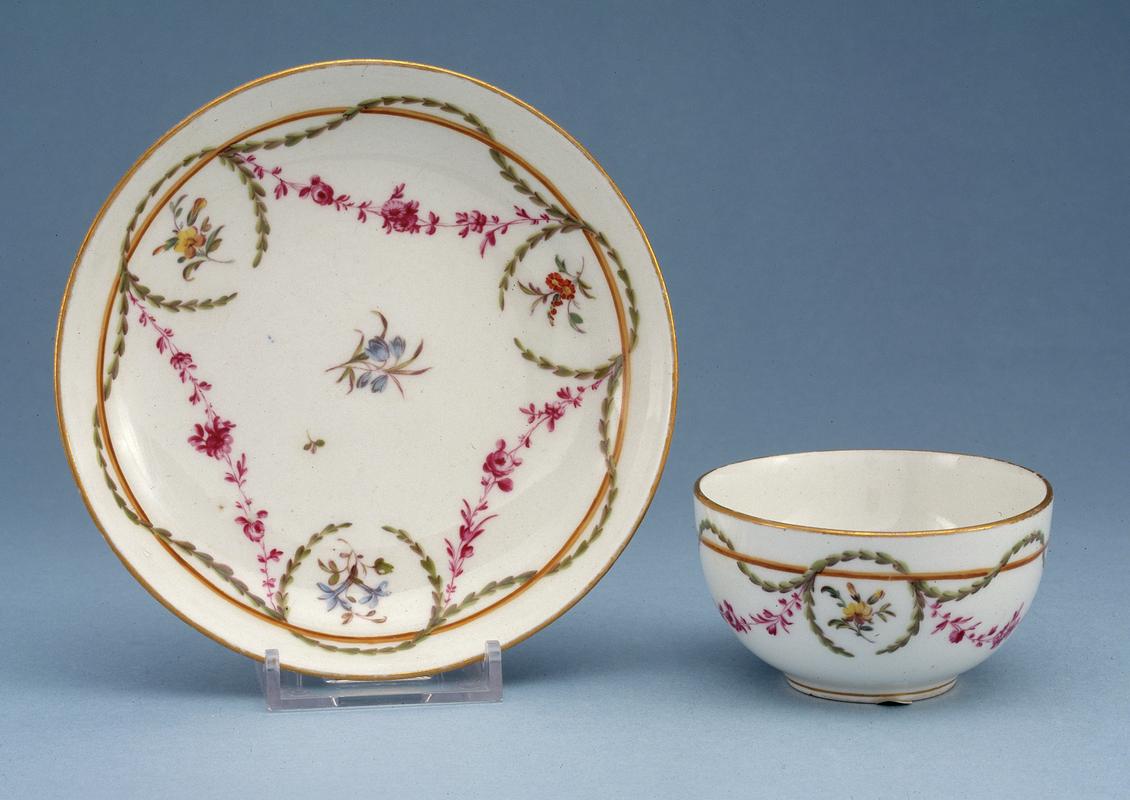 Tea bowl and saucer