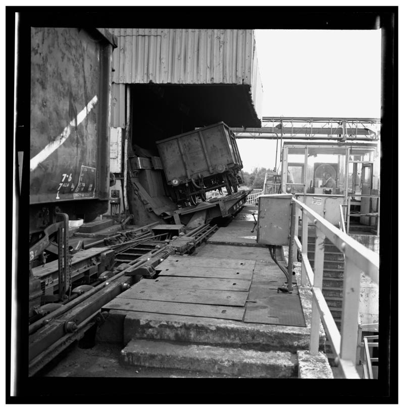 Llanwern steelworks, negative