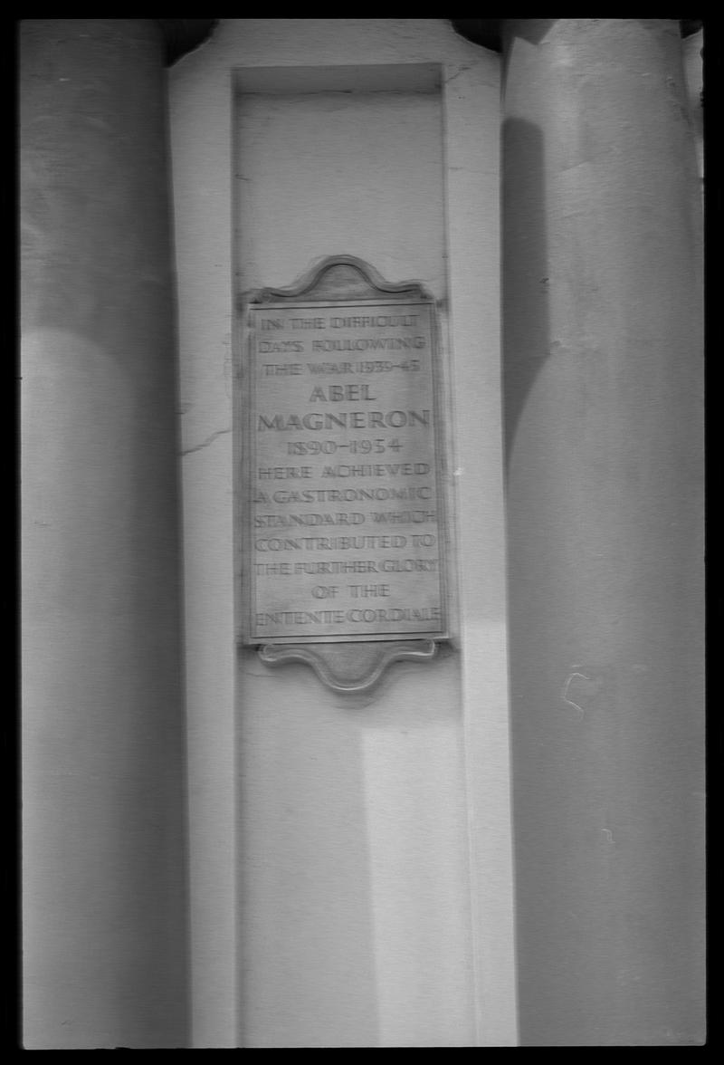 Abel Magneron (1890-1954) - Plaque commemorating the chef at the Windsor Hotel.