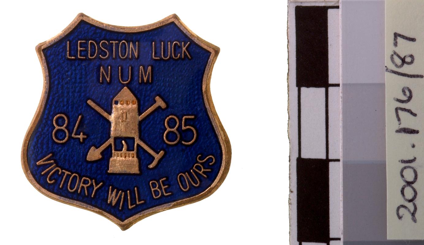 National Union of Mineworkers, badge