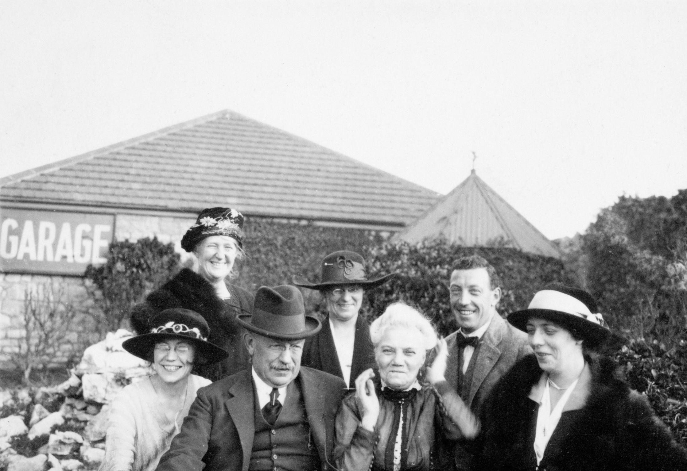 Sir William Reardon Smith and family, photograph