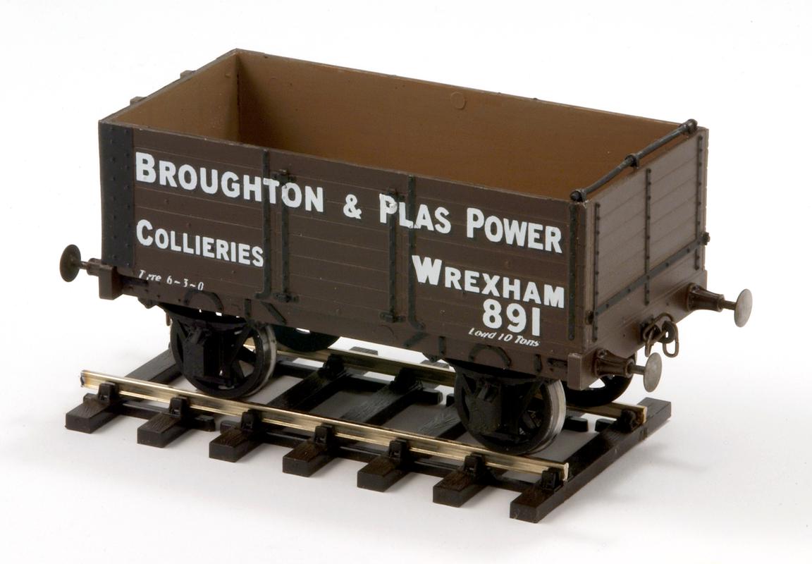 model railway wagon : "Broughton & Plas Power"