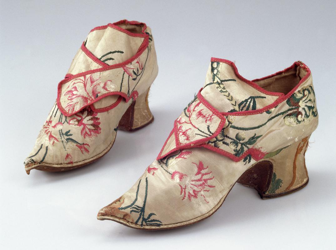 18th century women's cream satin shoes