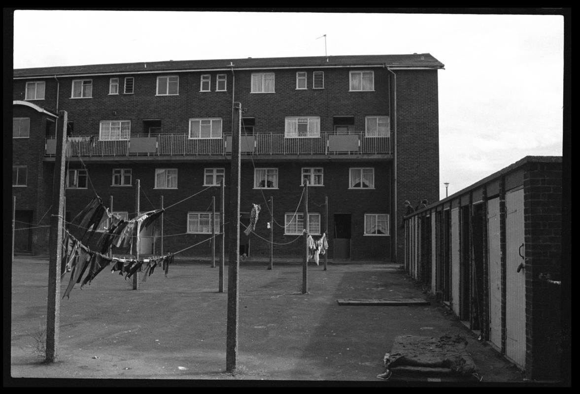 Butetown, negative