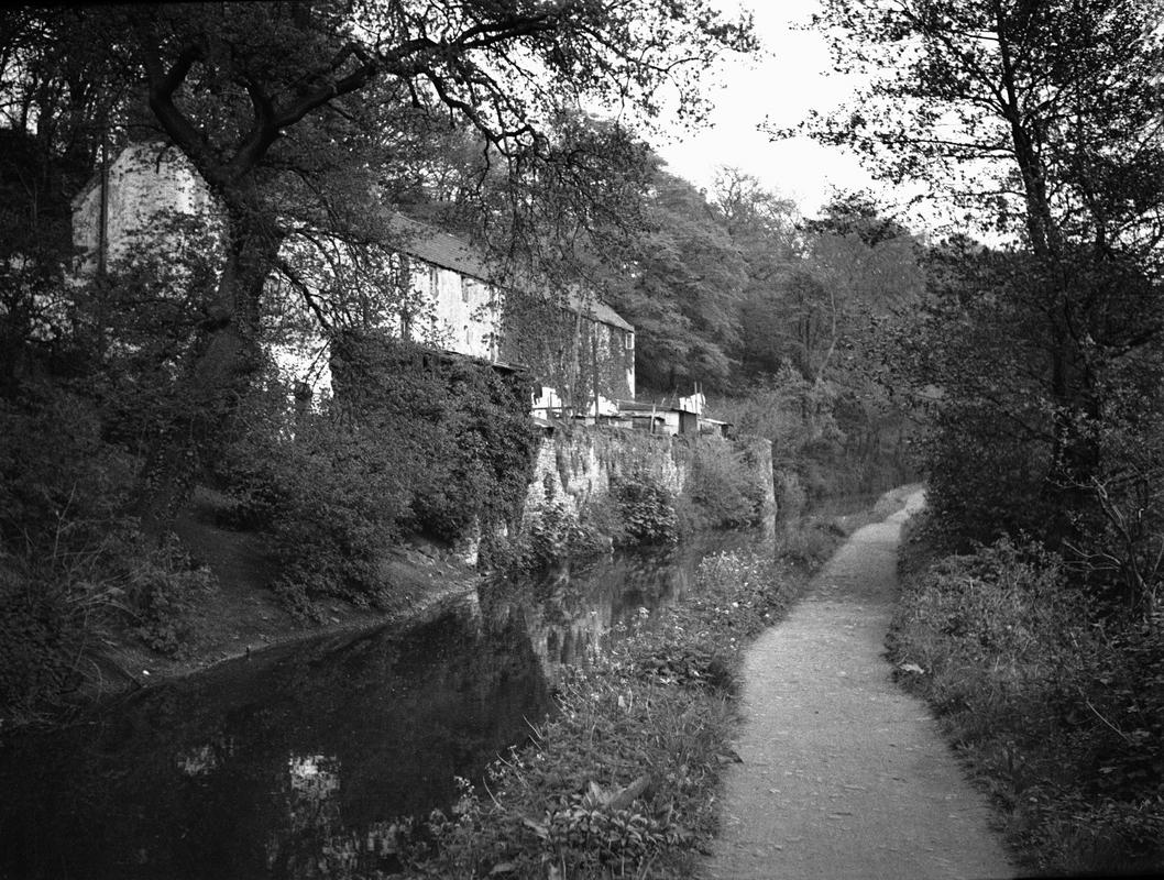 Sunnybank Cottages on the Glamorganshire Canal