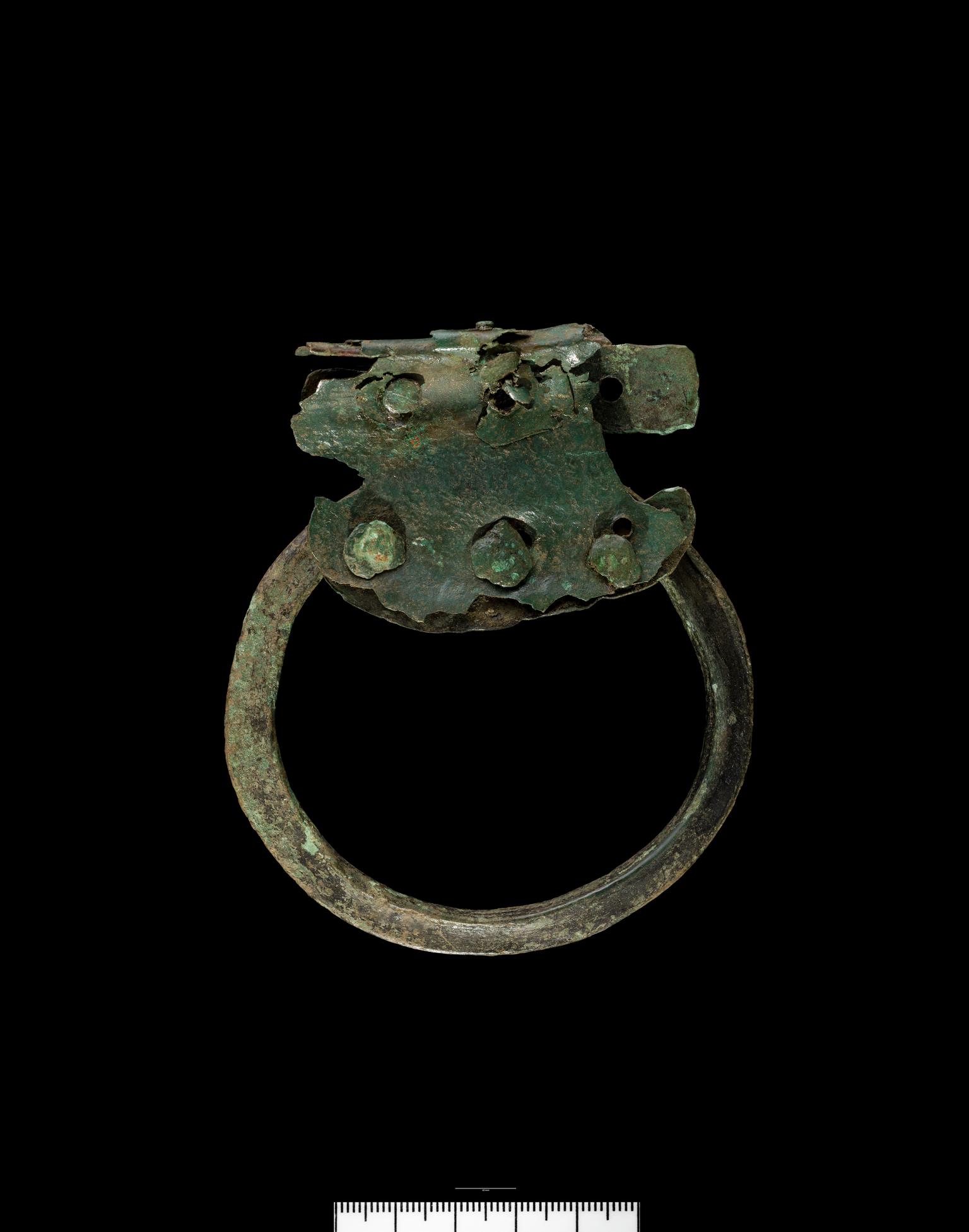 Early Iron Age bronze handle strap