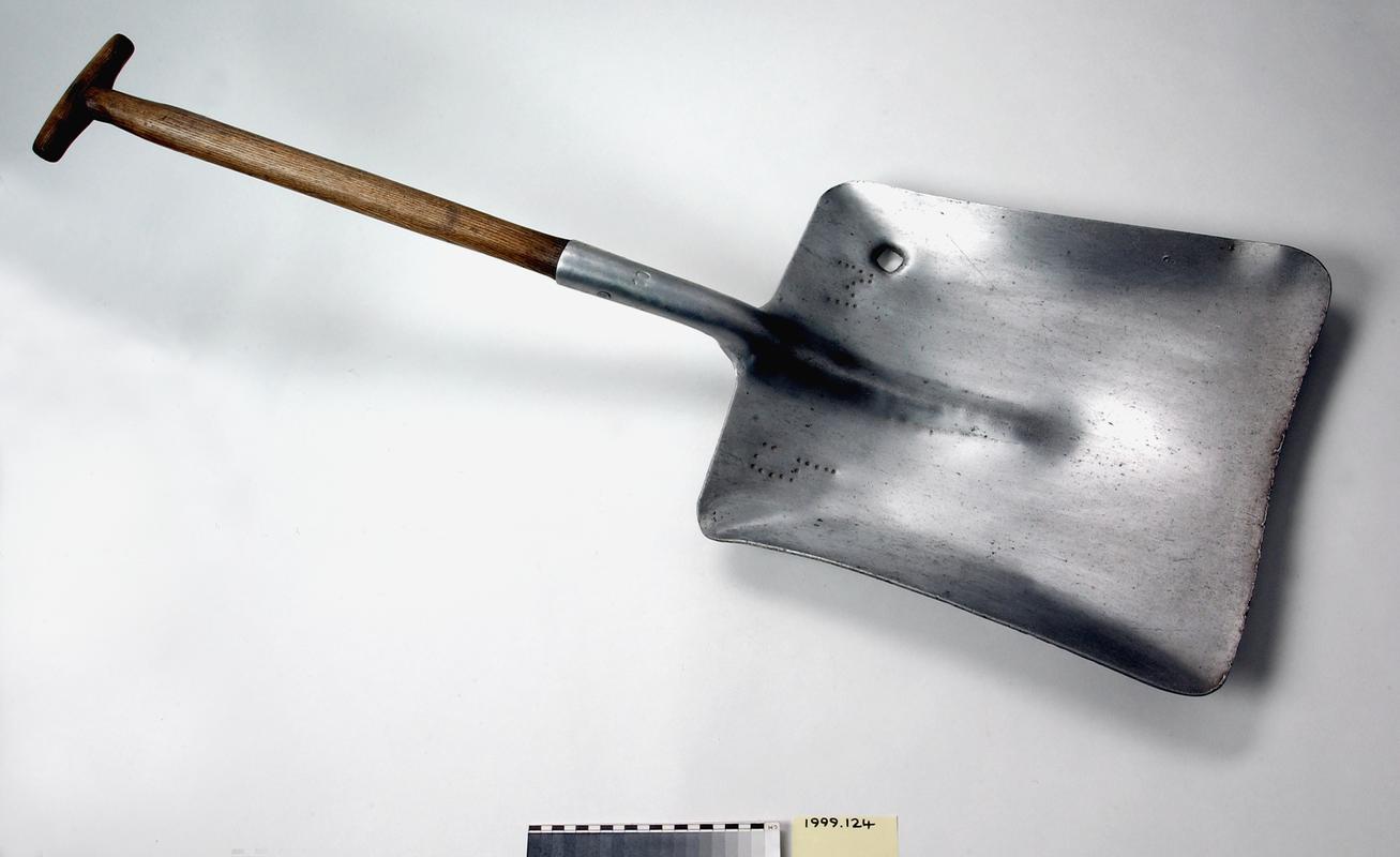 Fillers shovel used in Maindy Level