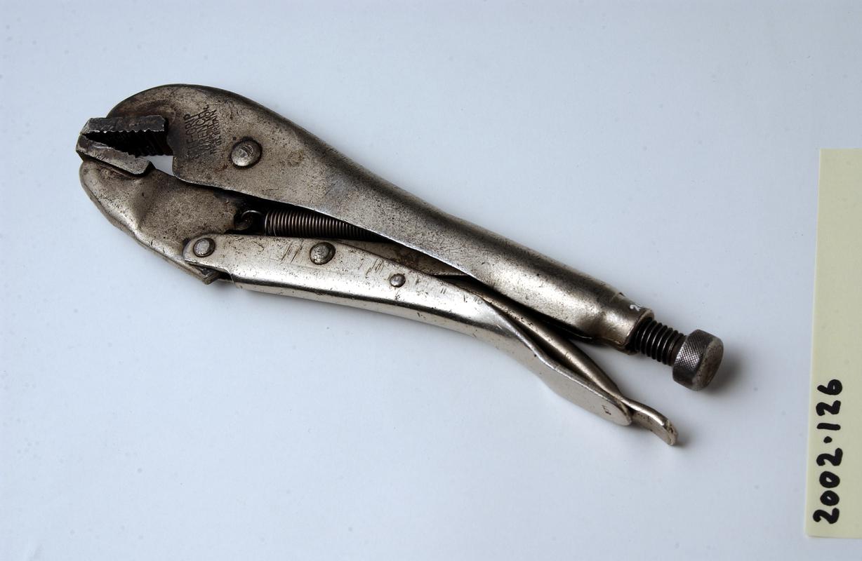 Mole self-grip wrench