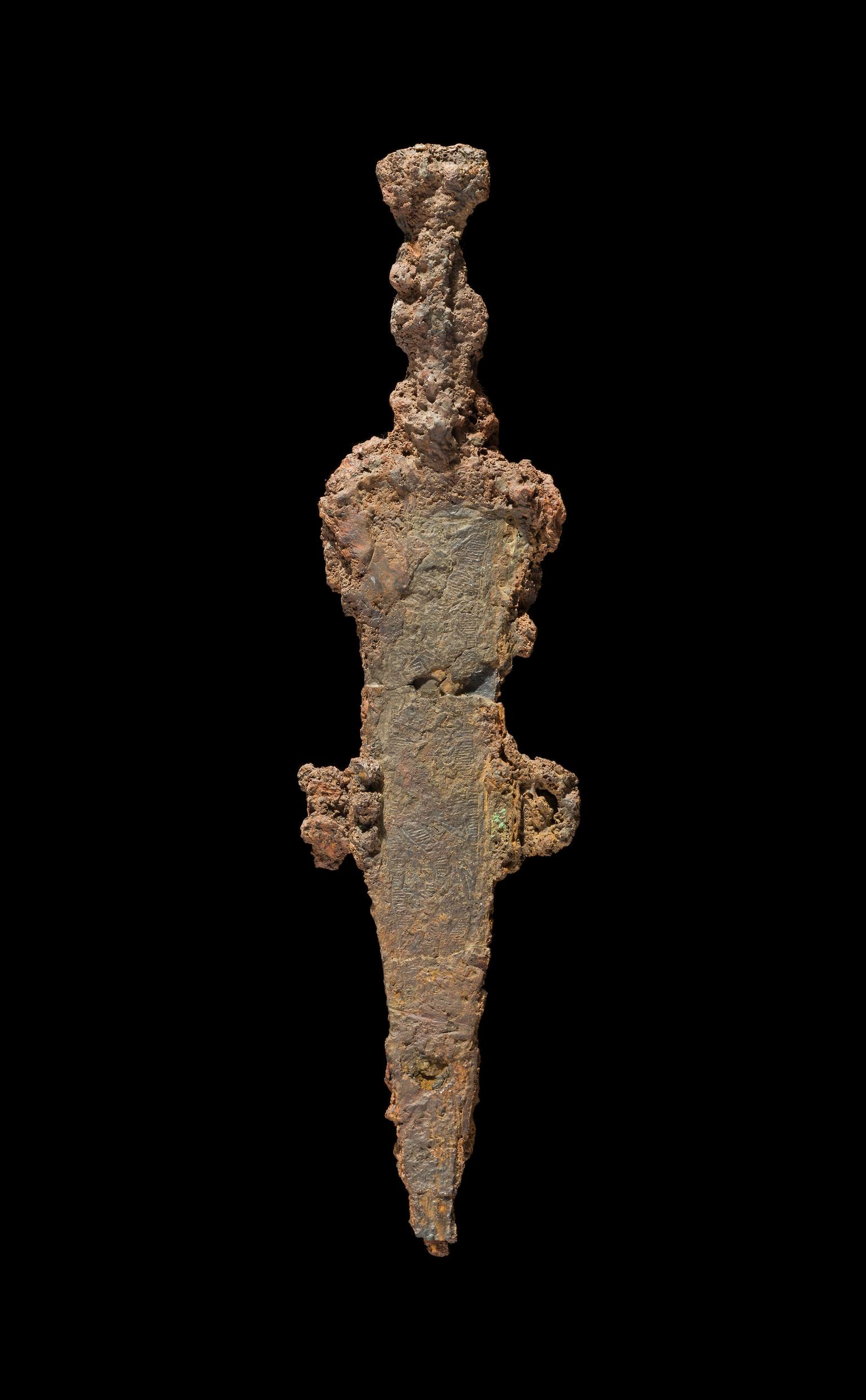 Roman iron dagger with inlaid scabbard