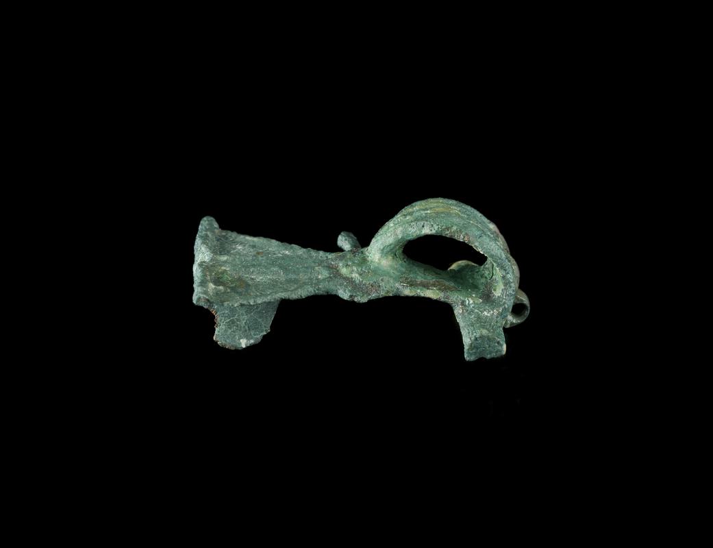 Roman copper alloy fantail brooch