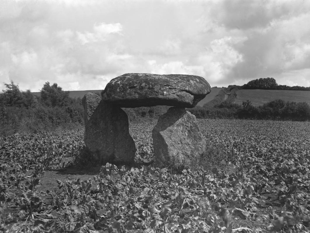 chambered tomb