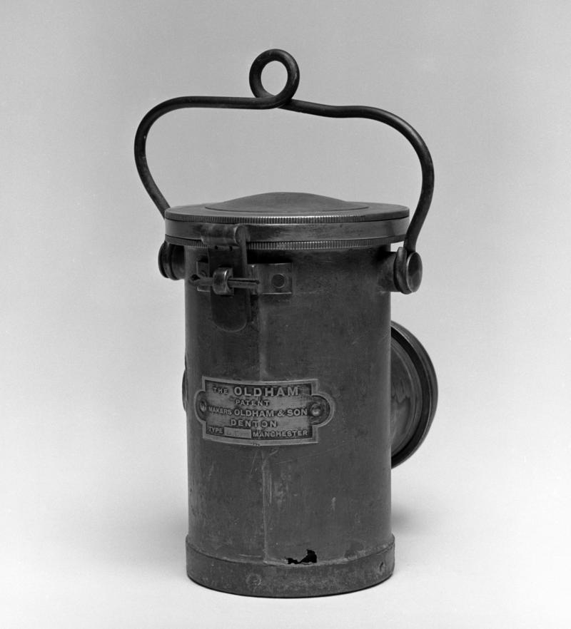 Type LE electric hand lamp