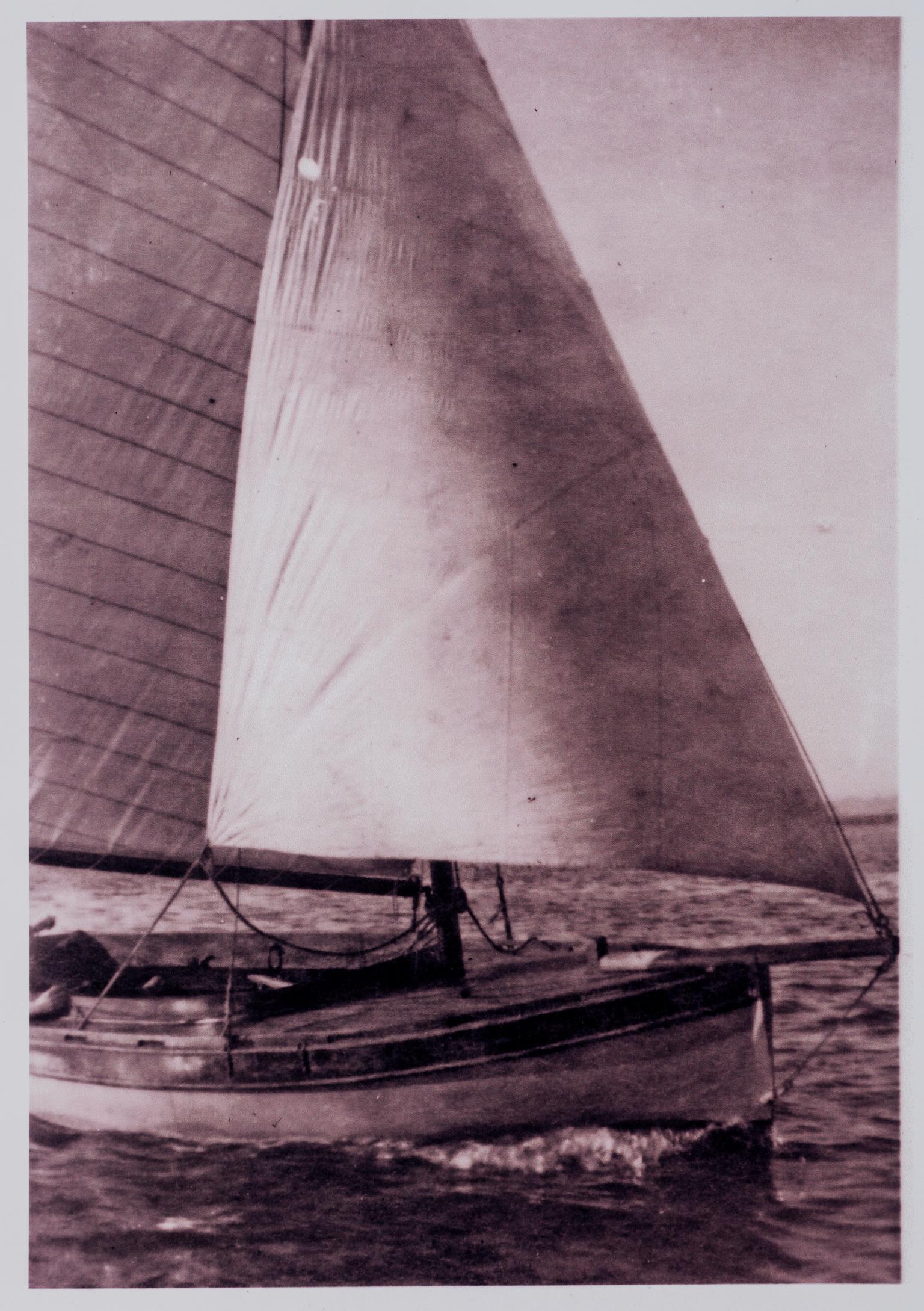 Sailing vessel WINDSONG, photograph