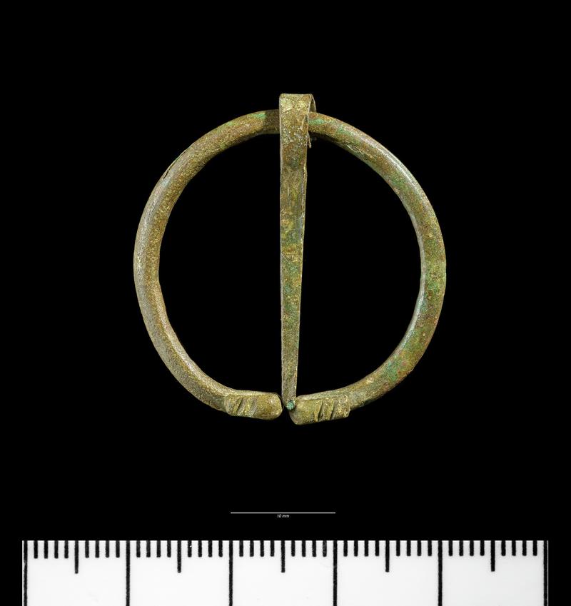 Roman copper alloy penannular brooch