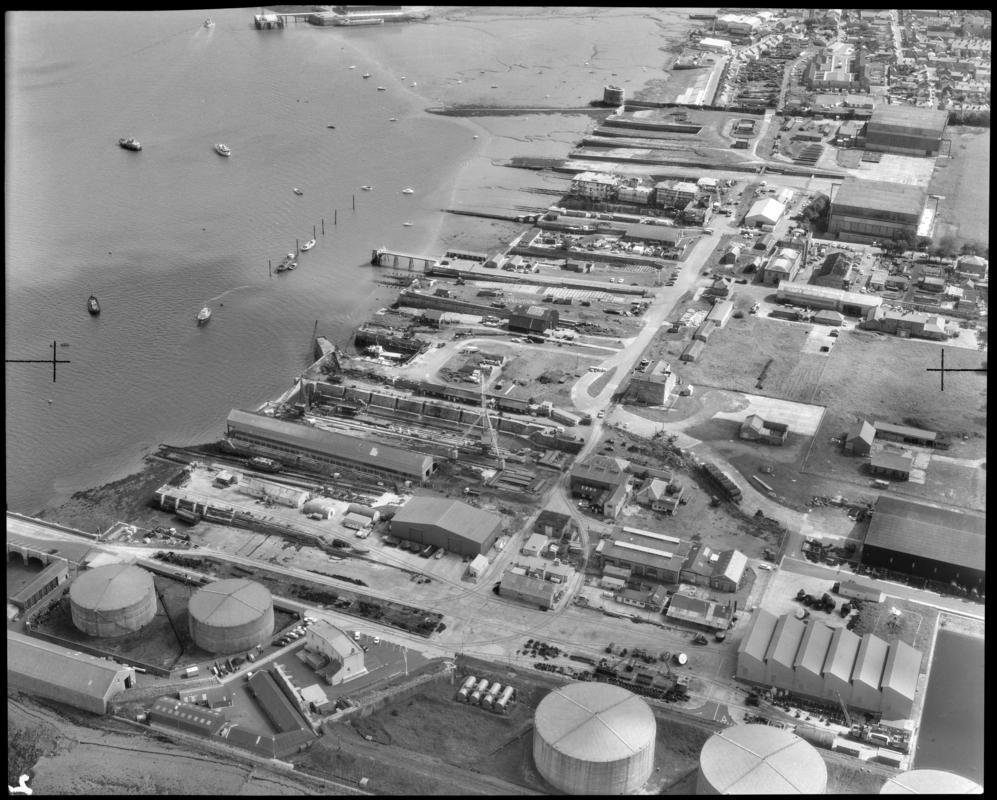 Pembroke Dock, negative