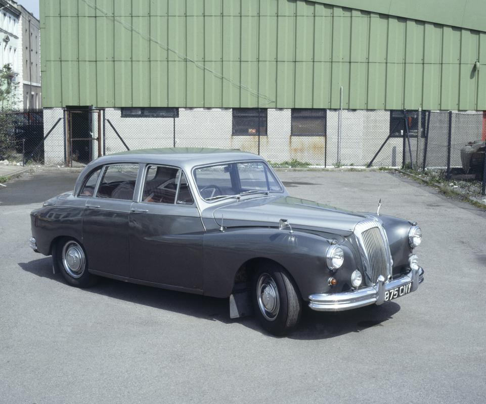 Daimler Majestic saloon motor car - 875 CNY