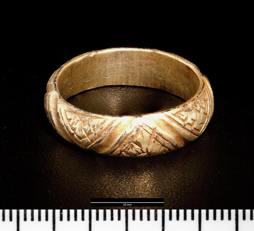 Medieval silver gilt finger ring