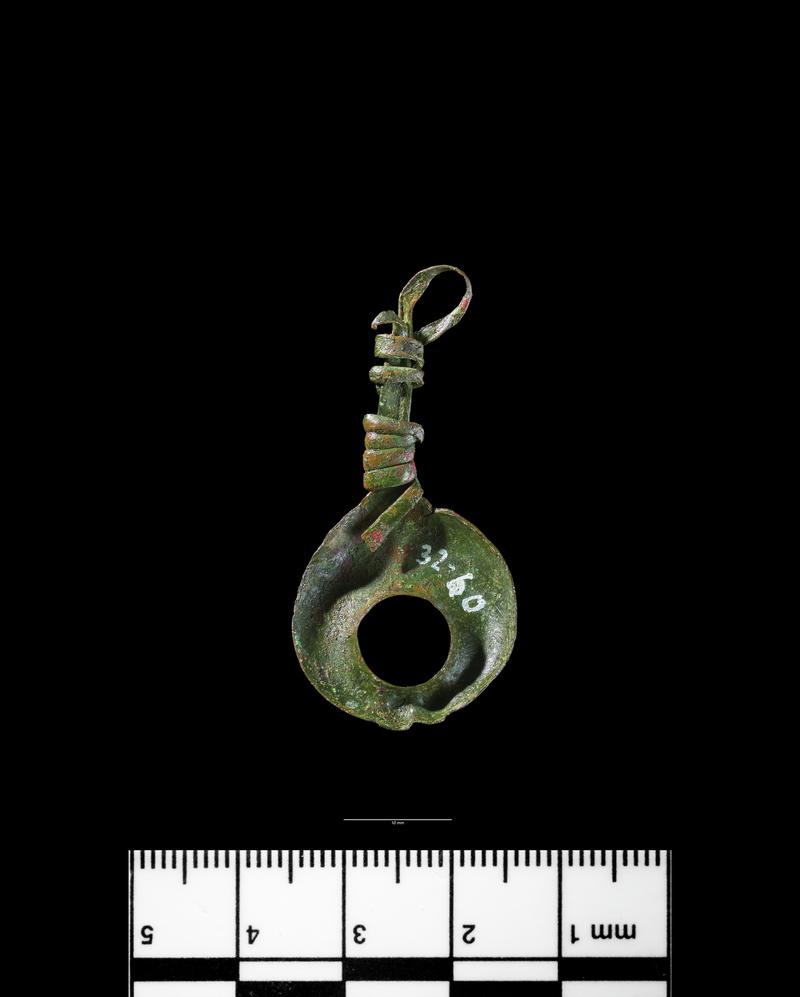 Roman copper alloy crescentic pendant