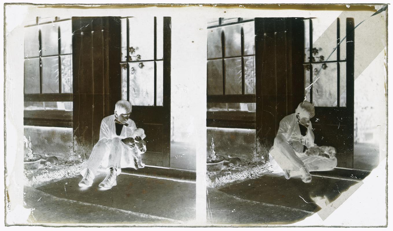 Willy Llewelyn, negative