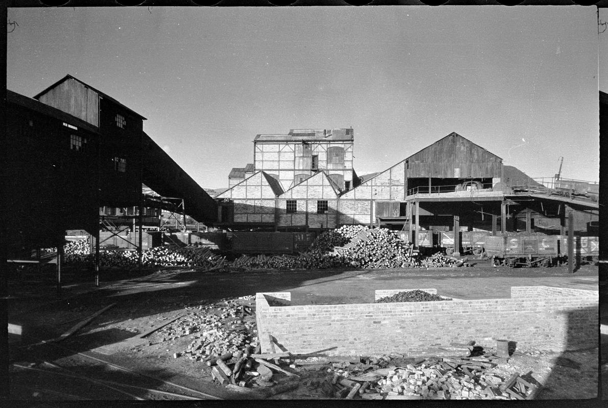 Llanharan Colliery, negative