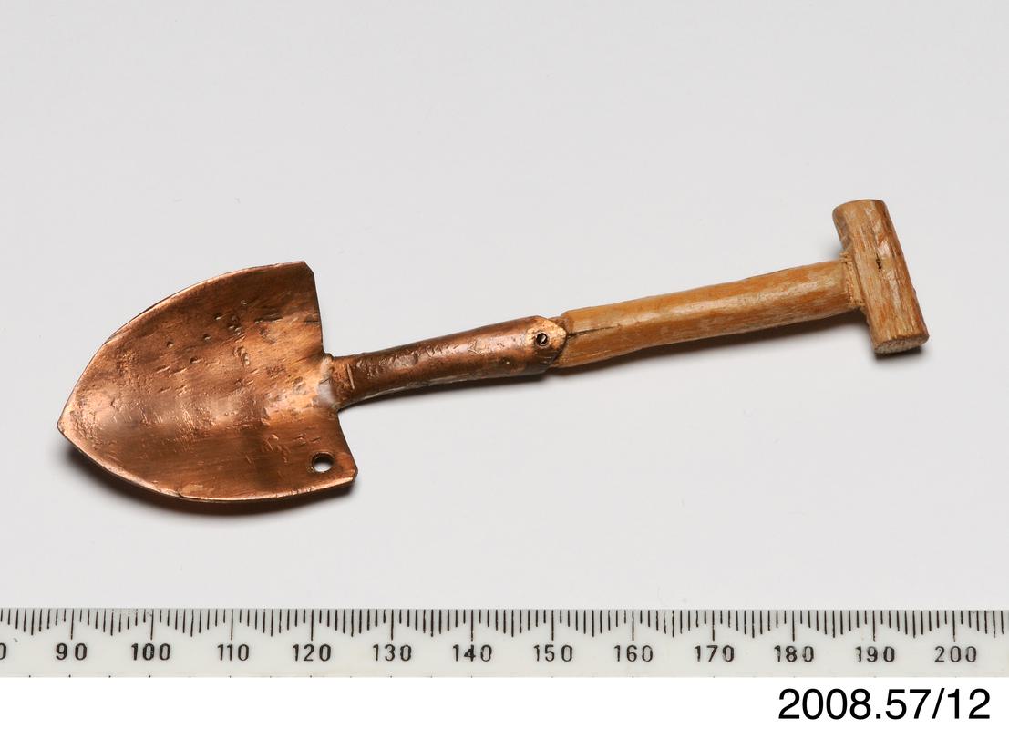 Model of shovel
